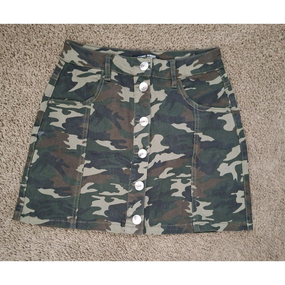 Y2k Almost Famous Camo Skirt Size 5 Green High Rise Button Front Military Mini